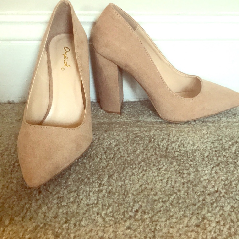 Qupid beige heels